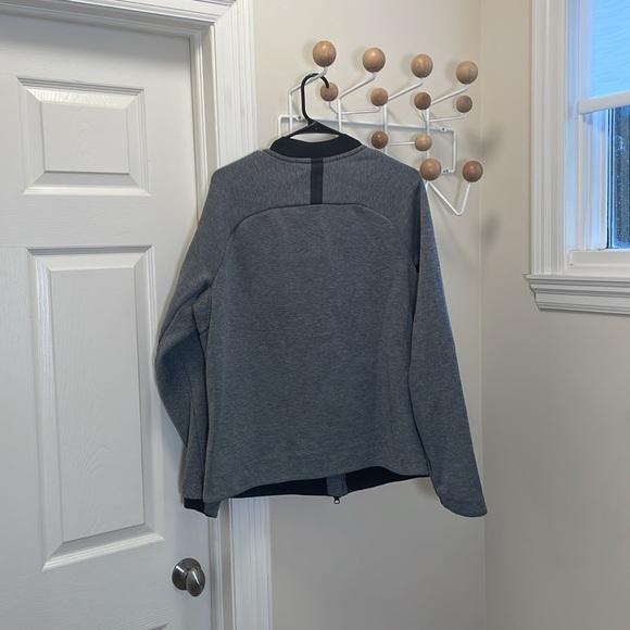 Nike Athletic Tech Gray Lightweight Shirt Jacket Modern Athletic Style L - Picture 7 of 12